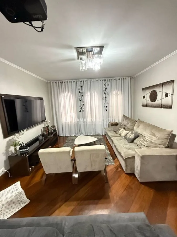Sobrado à venda 3 Quartos, 1 Suite, 2 Vagas, 204M², Sítio da Figueira, São Paulo - SP