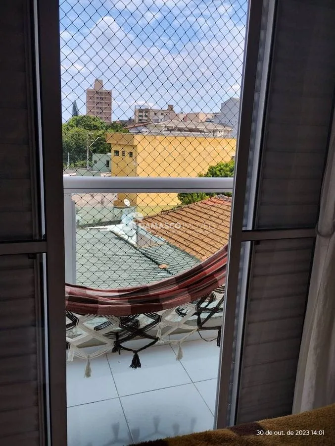 Casa em condomínio com 2 suítes  e 2 vagas