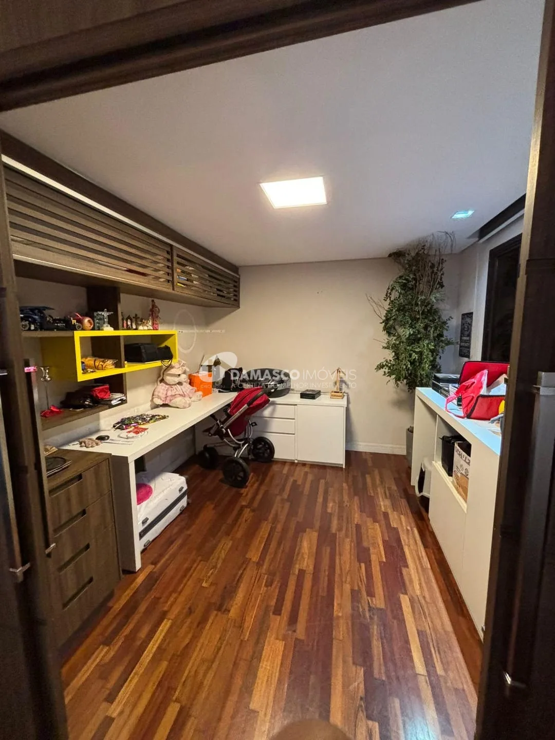 APTO todo MOBILIADO inclusive com eletrodomésticos, 125m², 2 dorm, 2 vagas, ótima localização em Santo André