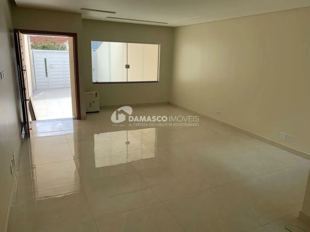 Sobrado à venda 3 Quartos, 3 Suites, 4 Vagas, Campestre, Santo André - SP