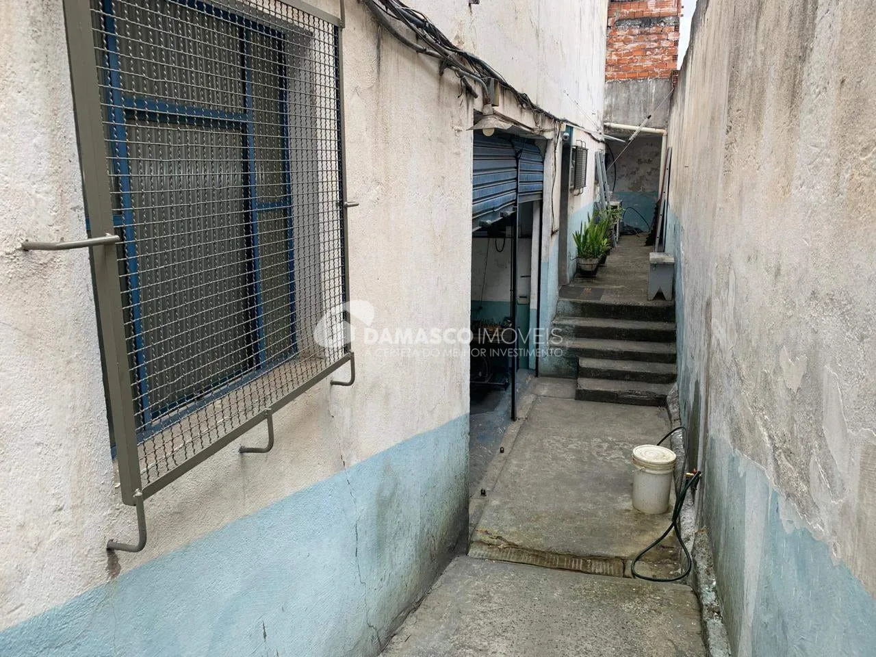 Galpão à Venda na Vila Califórnia, São Paulo | Terreno de 500 m² | Entradas Independentes
