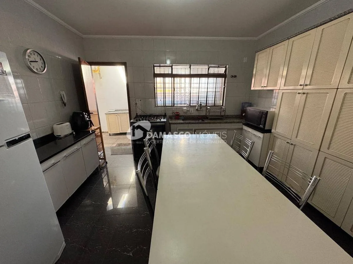 Casa Assobradada no bairro Olímpico