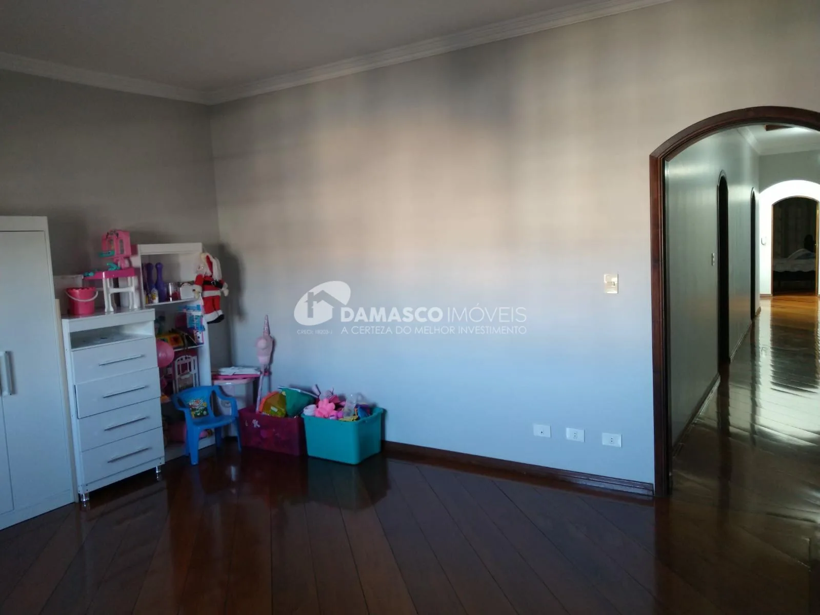 Sobrado à venda 2 Quartos, 1 Suite, 6 Vagas, 345M², Nova Gerty, São Caetano do Sul - SP