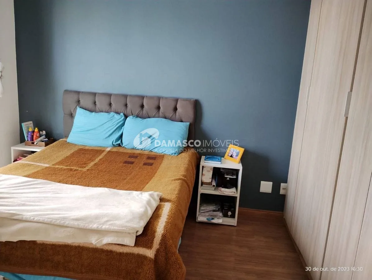 Casa em condomínio com 2 suítes  e 2 vagas
