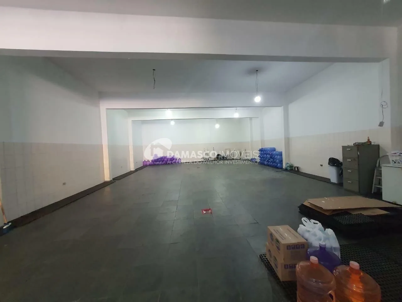 Casa à venda com 3 Quartos, 3 Suites, 3 Vagas, 751M², Utinga, Santo André - SP