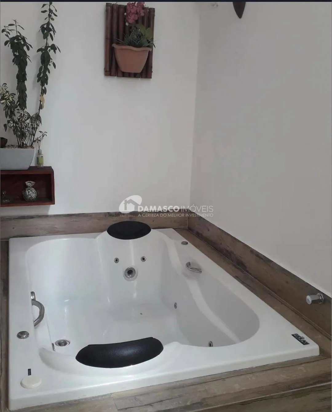Sobrado à venda 3 Quartos, 1 Suite, 3 Vagas, 212M², Vila Valparaíso, Santo André - SP