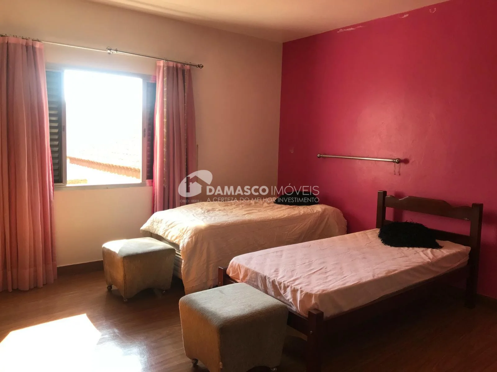 Sobrado à venda 4 Quartos, 1 Suite, 2 Vagas, 257M², Vila Palmares, Santo André - SP