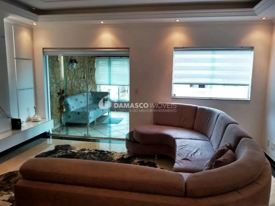 Sobrado à venda 3 Quartos, 1 Suite, 5 Vagas, 240M², Jardim, Santo André - SP