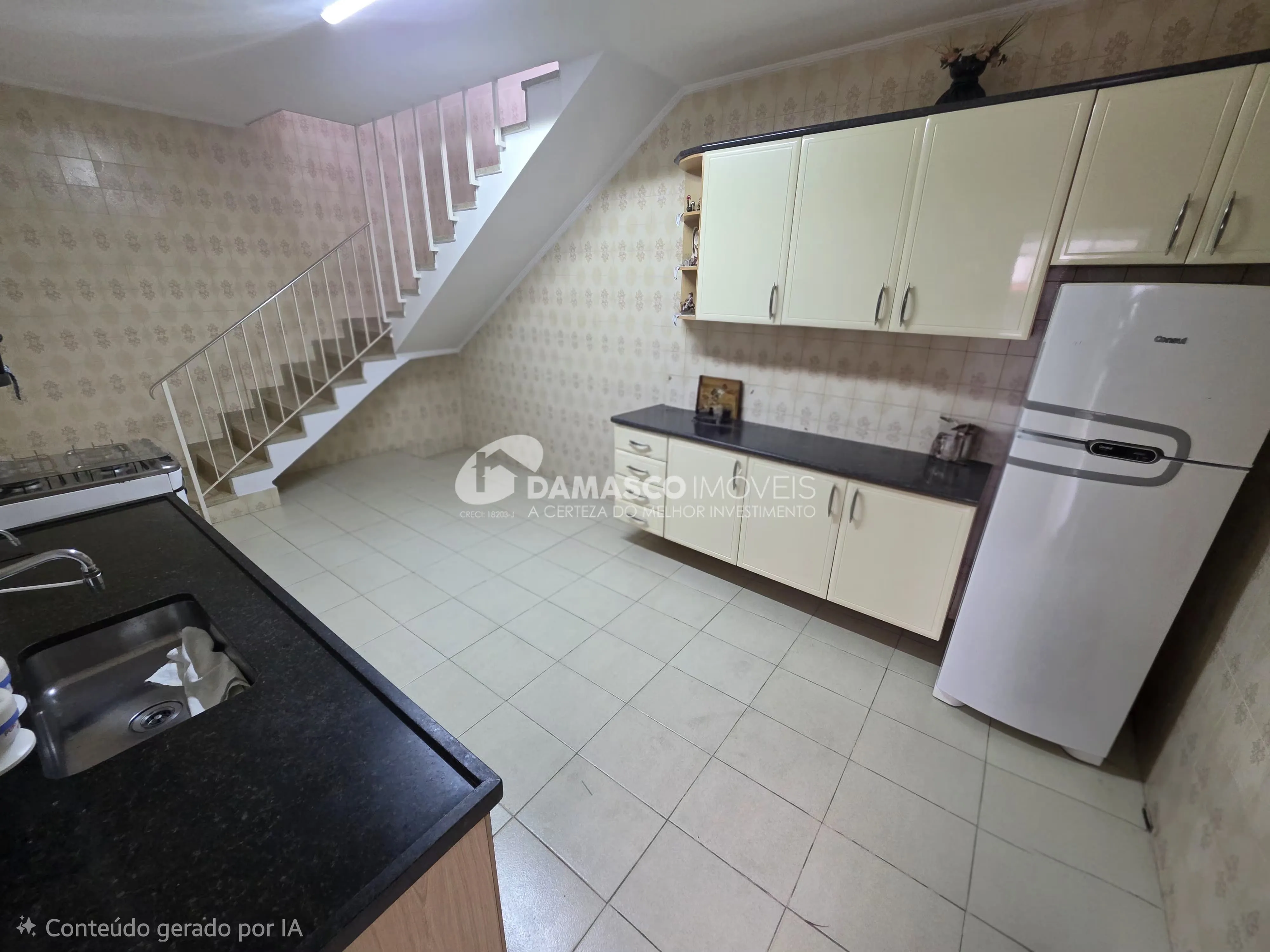 Casa padrão com 108 m² de área útil à Venda, com fácil acesso à via Anchieta,  na Vila Vermelha, São Paulo, SP