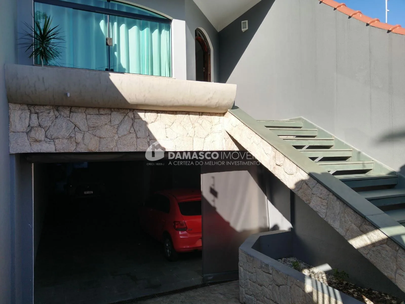 Sobrado à venda 2 Quartos, 1 Suite, 6 Vagas, 345M², Nova Gerty, São Caetano do Sul - SP