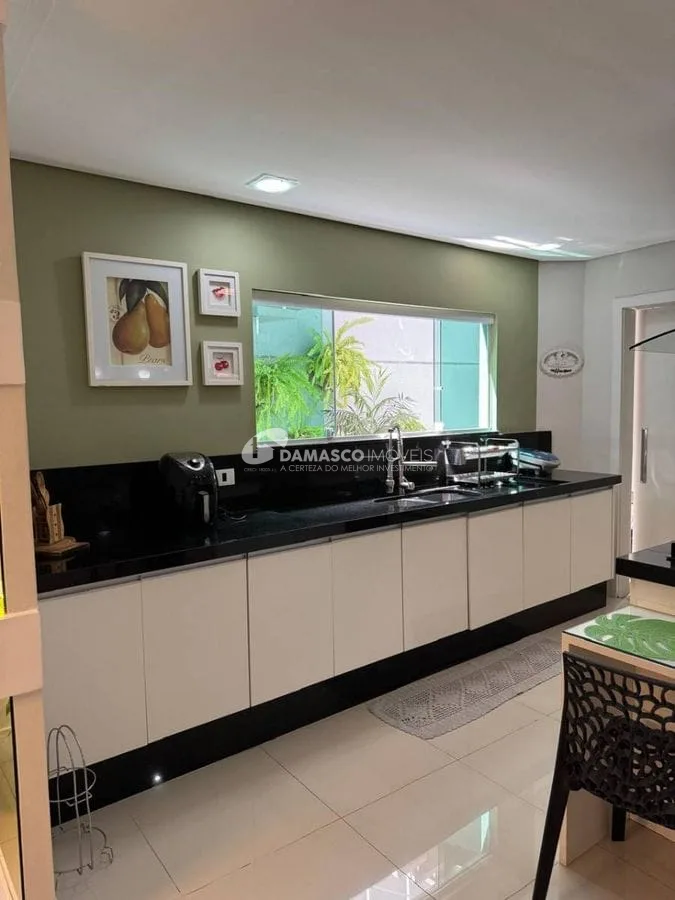 SOBRADO COM ESPAÇO GOURMET NO BAIRRO OLÍMPICO