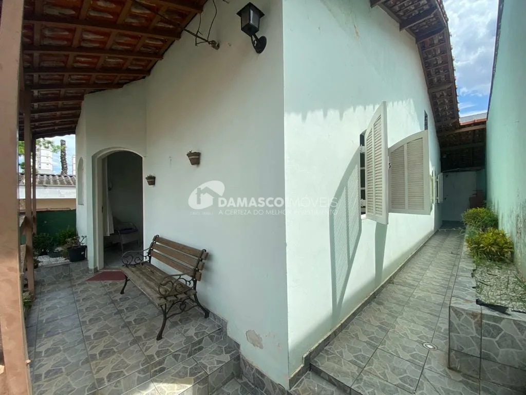 Casa à venda 2 Quartos, 3 Vagas, 198M², Campestre, Santo André - SP