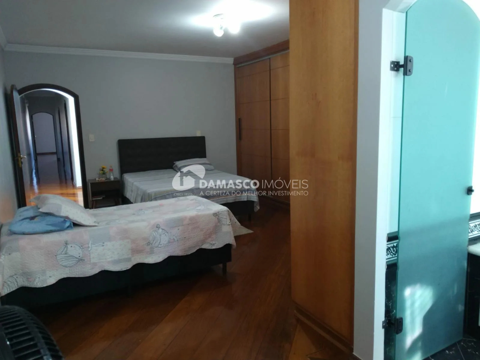 Sobrado à venda 2 Quartos, 1 Suite, 6 Vagas, 345M², Nova Gerty, São Caetano do Sul - SP