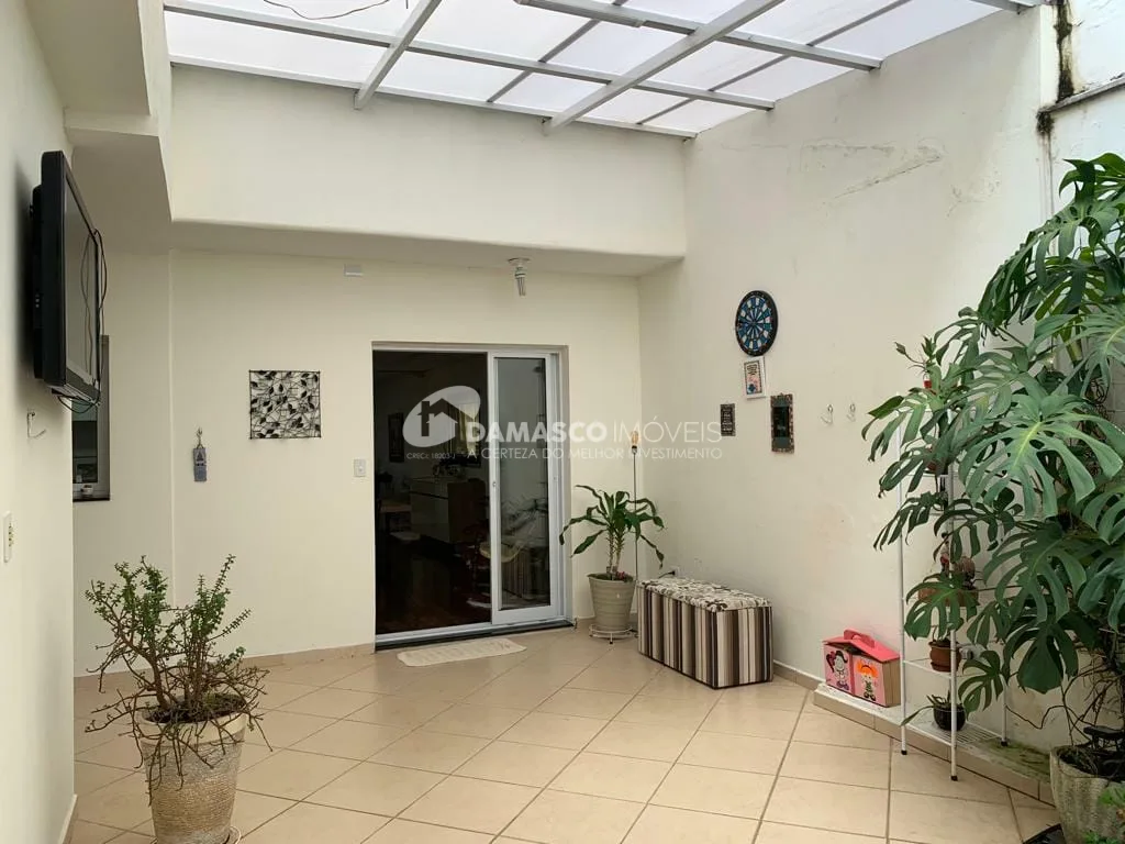 Sobrado à venda 3 Quartos, 1 Suite, 4 Vagas, 220M², Santa Maria, São Caetano do Sul - SP