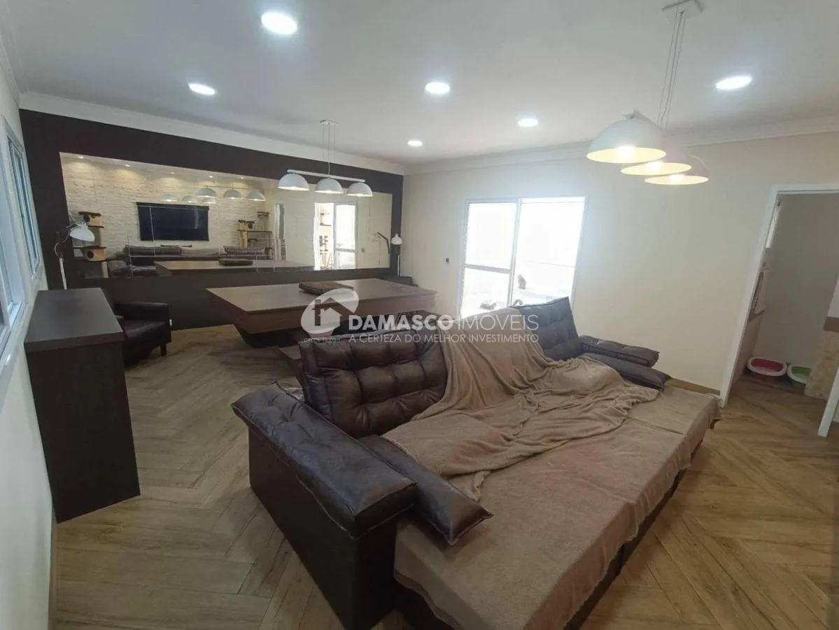 Sobrado à venda 2 Quartos, 2 Suites, 3 Vagas, Fundação, São Caetano do Sul - SP
