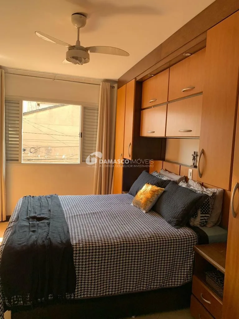Sobrado à venda 3 Quartos, 1 Suite, 4 Vagas, 383M², Cerâmica, São Caetano do Sul - SP