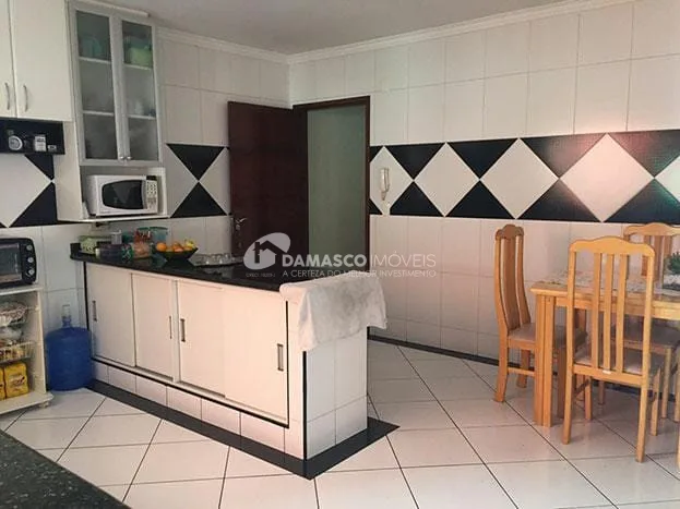 Sobrado à venda 3 Quartos, 3 Suites, 2 Vagas, 325M², Olímpico, São Caetano do Sul - SP