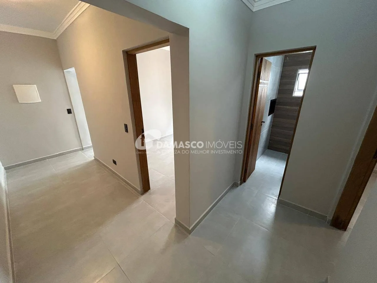 Casa Térrea Reformada à Venda na Nova Gerty, São Caetano do Sul | 2 Dormitórios | 2 Vagas