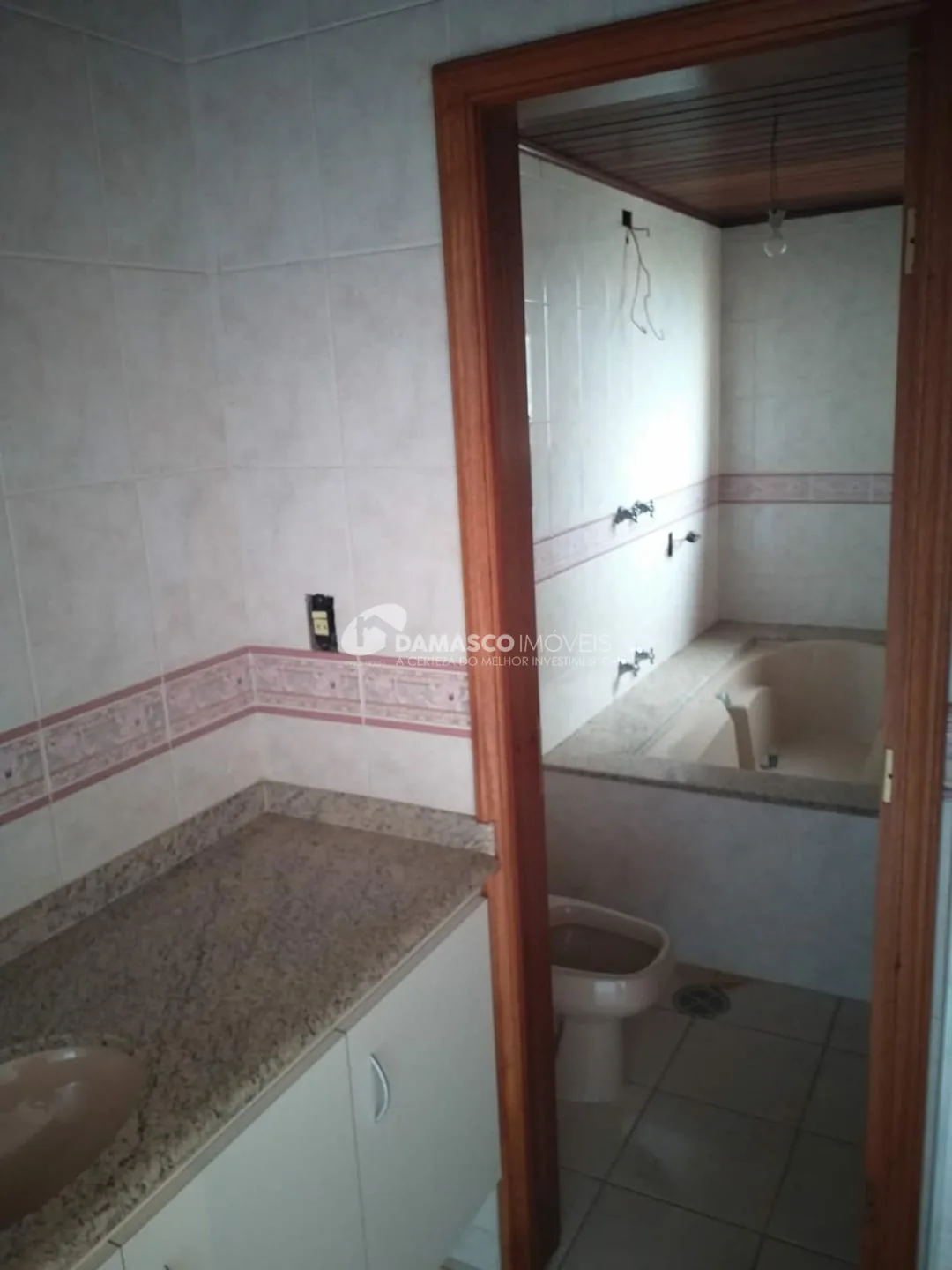Sobrado à venda 3 Quartos, 1 Suite, 4 Vagas, 250M², Olímpico, São Caetano do Sul - SP