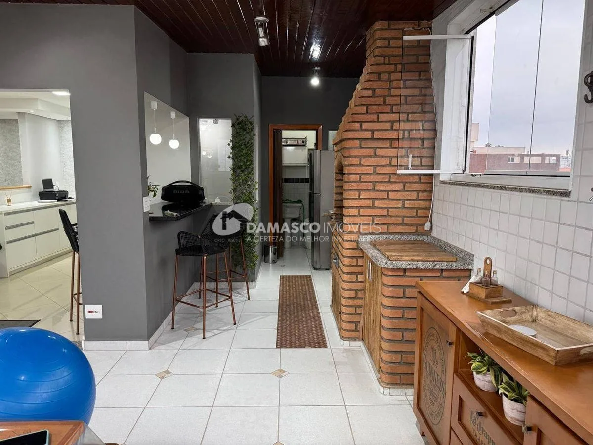 Penthouse, 2 dorm, 1 suíte e sala com sacada