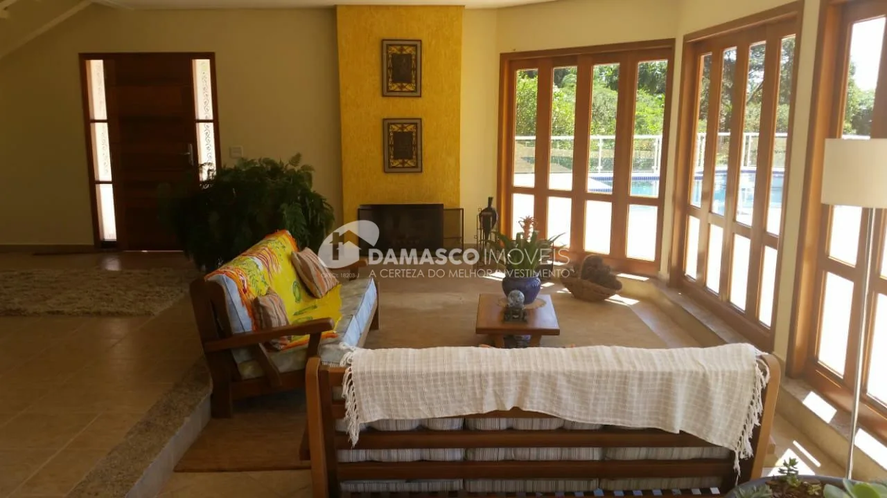 Sobrado à venda 5 Quartos, 5 Suites, 12 Vagas, 750M², Não informado, Piracicaba - SP