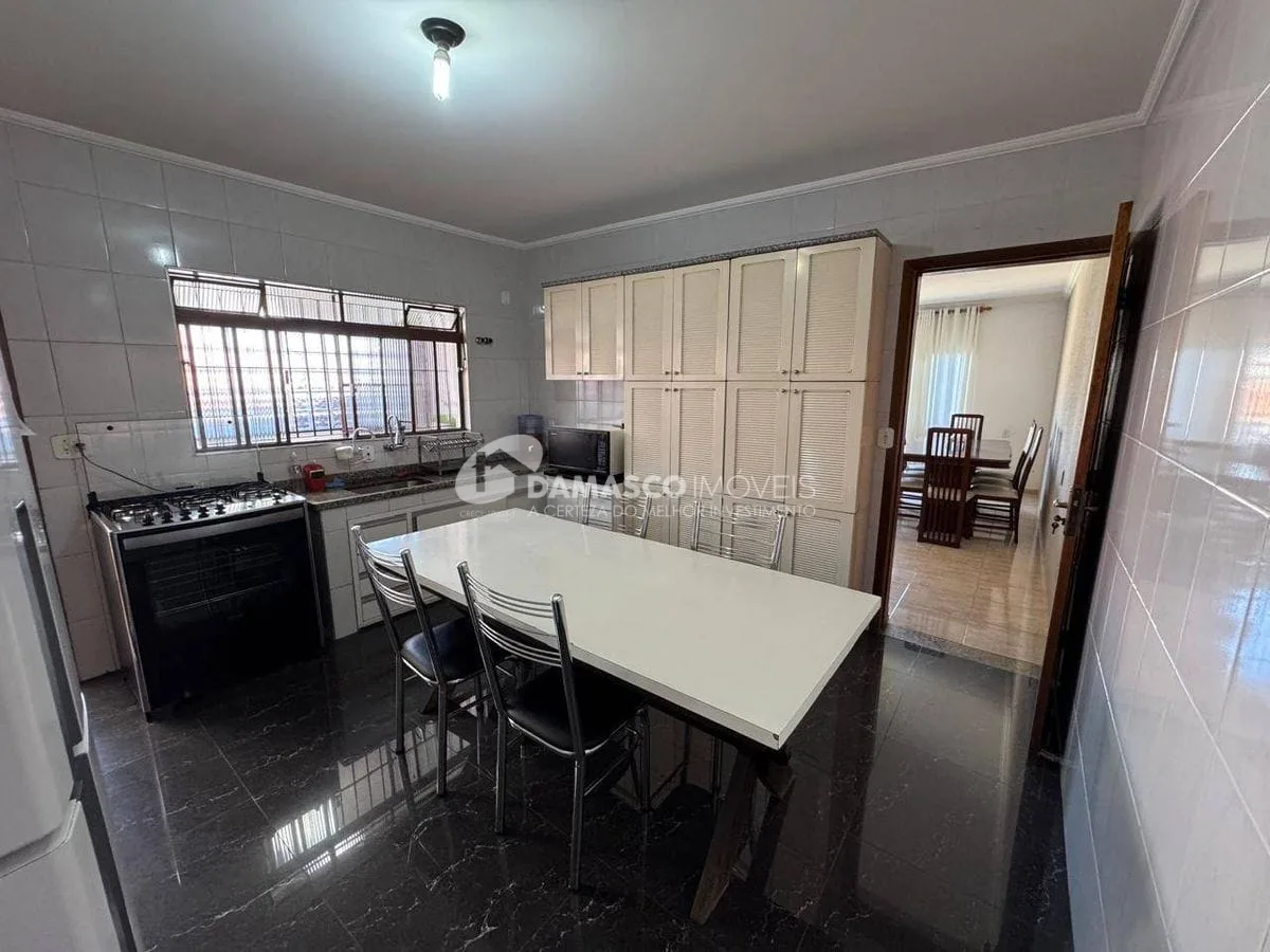 Casa Assobradada no bairro Olímpico