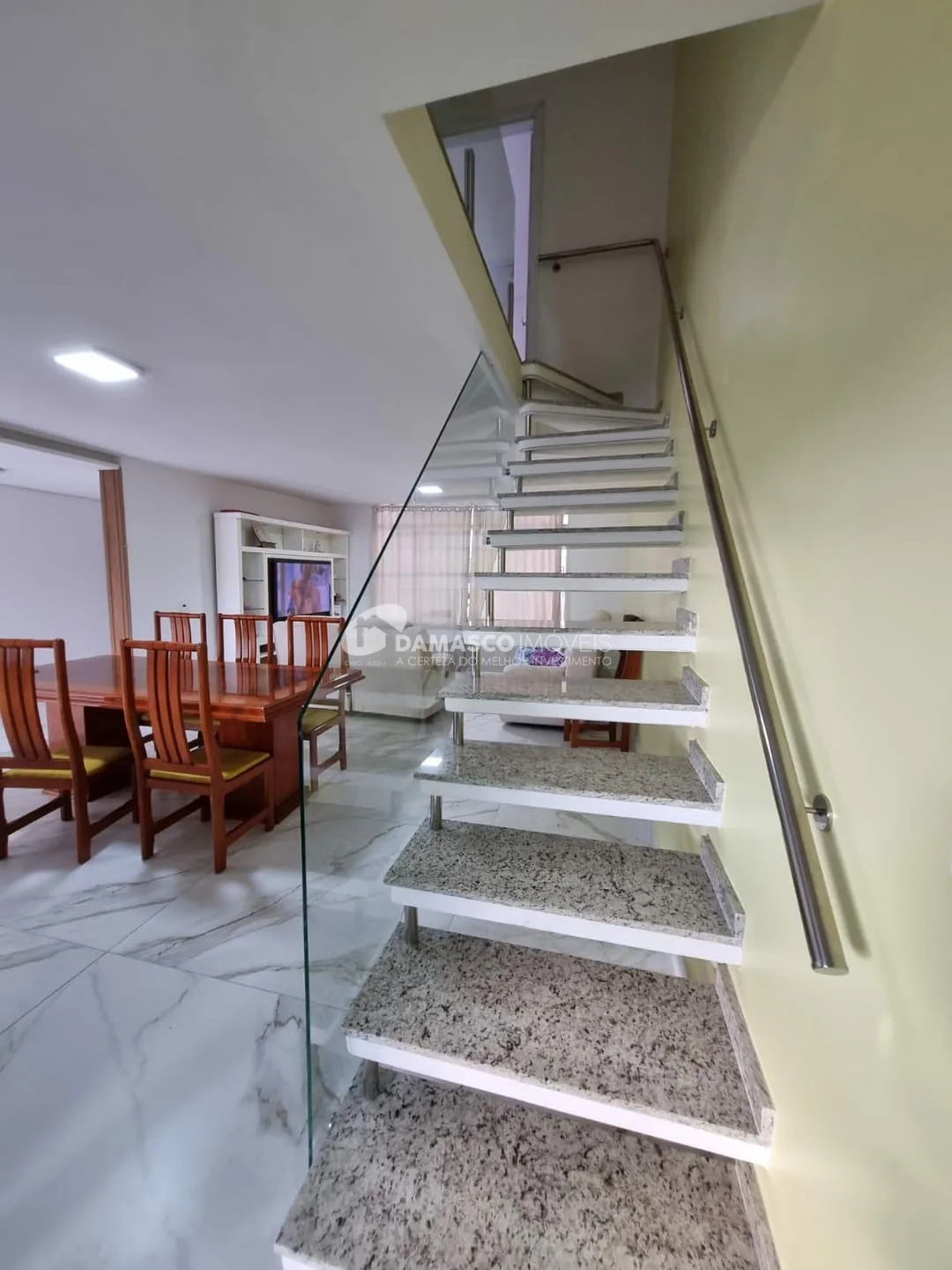 Sobrado à venda 3 Quartos, 3 Suites, 4 Vagas, Campestre, Santo André - SP