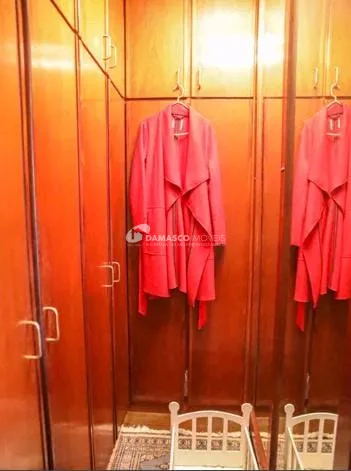 Sobrado à venda 3 Quartos, 3 Suites, 4 Vagas, 245M², Cerâmica, São Caetano do Sul - SP