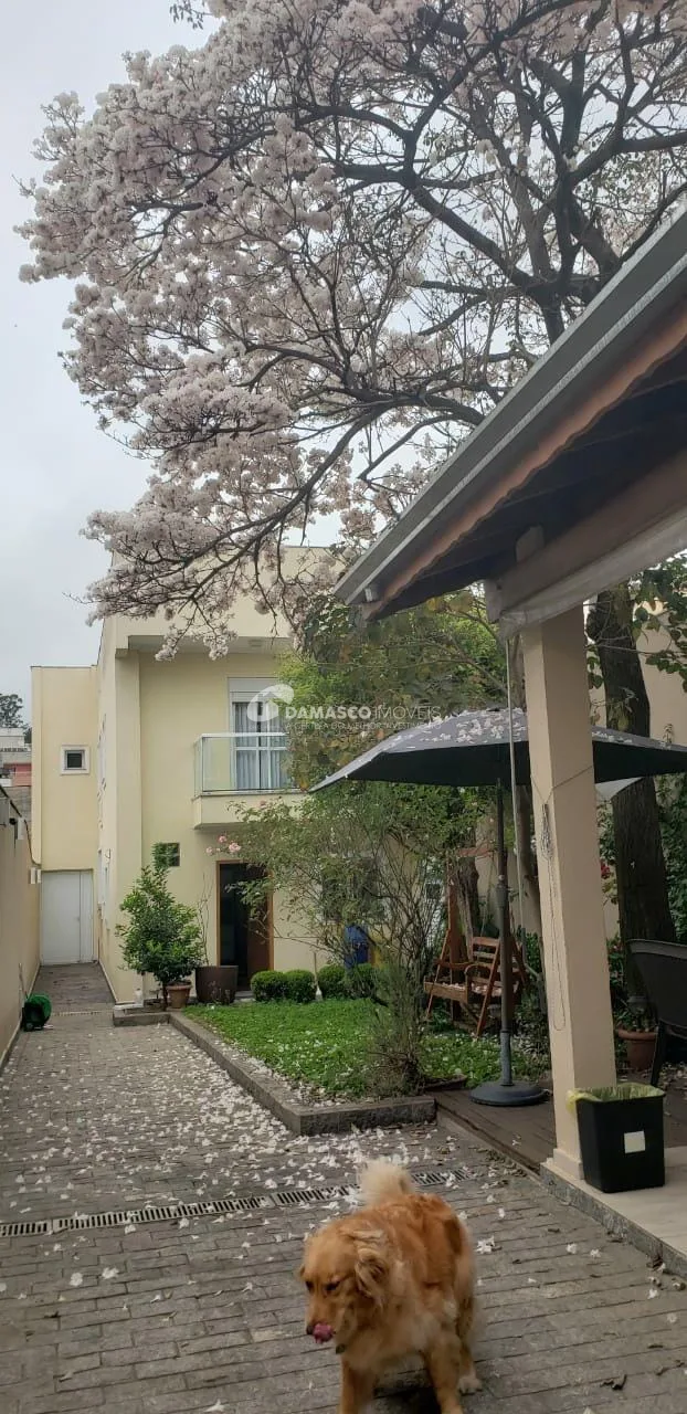 Sobrado à venda 4 Quartos, 1 Suite, 3 Vagas, 240M², Cerâmica, São Caetano do Sul - SP