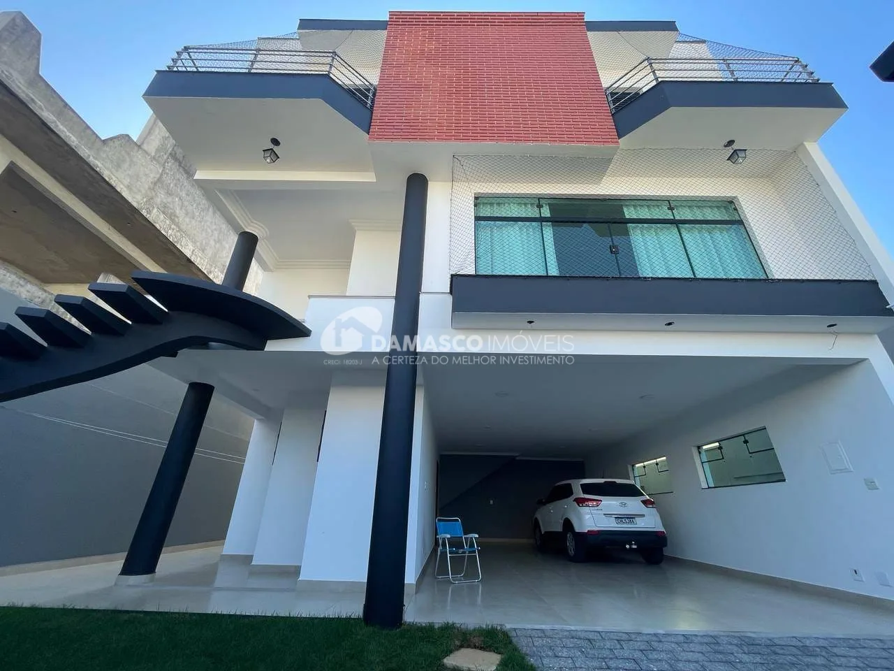Sobrado de Alto Padrão à Venda no Jardim São Caetano | 6 Dormitórios | Até 10 Vagas