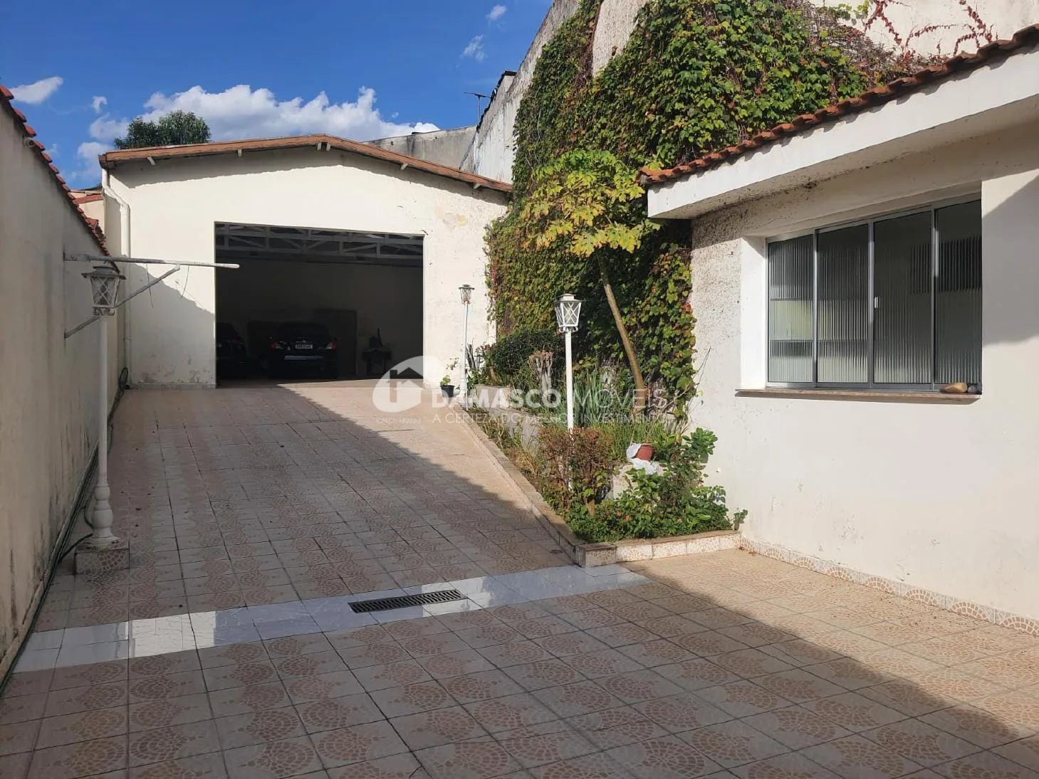 Sobrado à venda 3 Quartos, 1 Suite, 12 Vagas, 300M², Cerâmica, São Caetano do Sul - SP