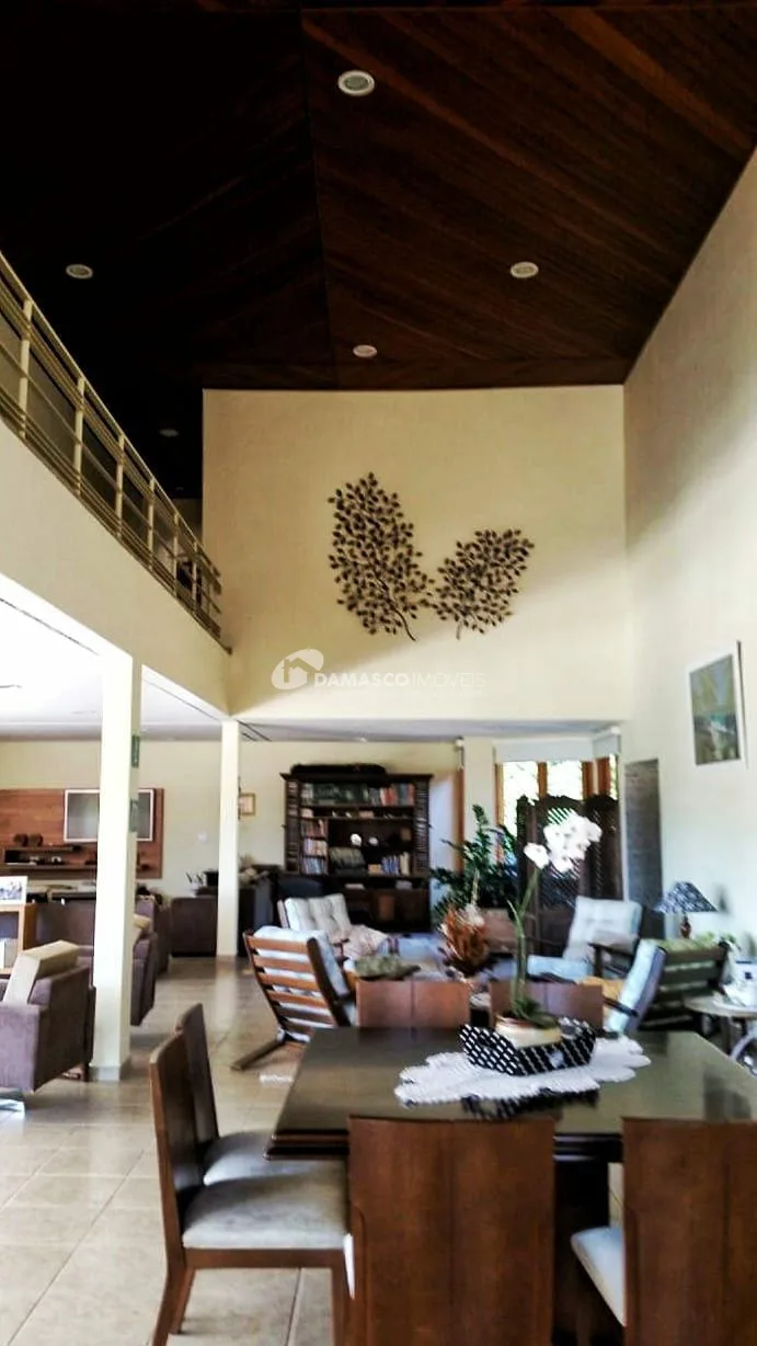 Sobrado à venda 5 Quartos, 5 Suites, 12 Vagas, 750M², Não informado, Piracicaba - SP