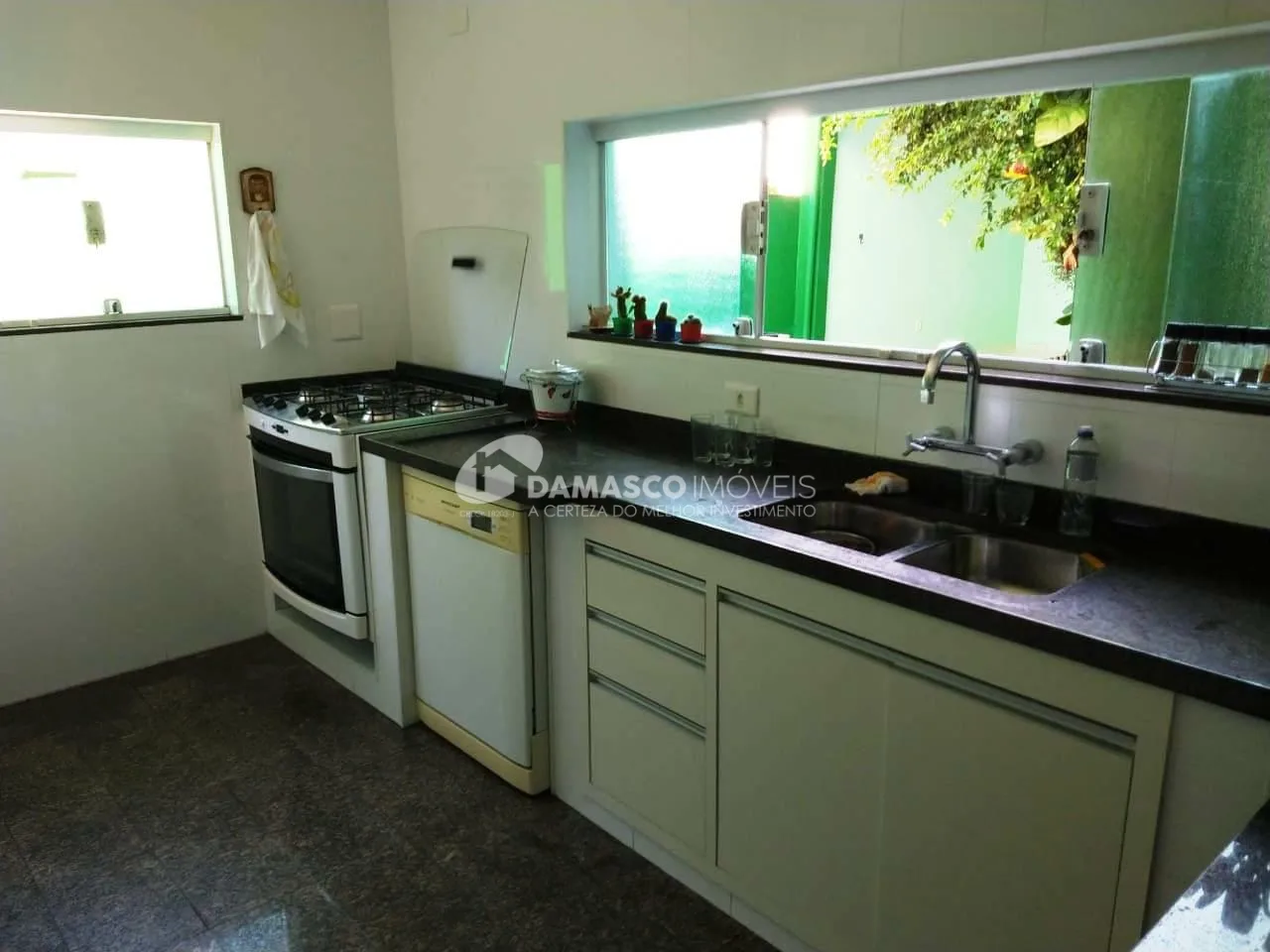 Sobrado à venda 3 Quartos, 3 Suites, 3 Vagas, 258M², Santa Maria, São Caetano do Sul - SP