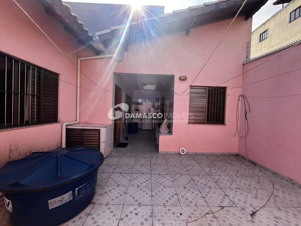 Casa térrea com 4 dorm, 2 suítes, 5 vagas no bairro Olímpico