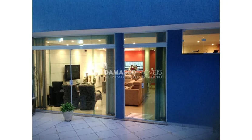 Sobrado à venda 4 Quartos, 2 Suites, 3 Vagas, 286M², Nova Gerty, São Caetano do Sul - SP