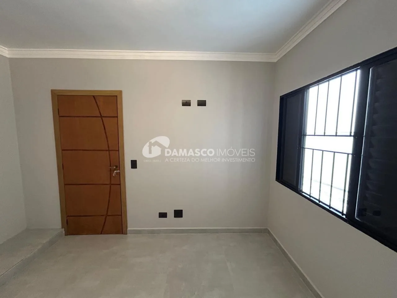 Casa Térrea Reformada à Venda na Nova Gerty, São Caetano do Sul | 2 Dormitórios | 2 Vagas