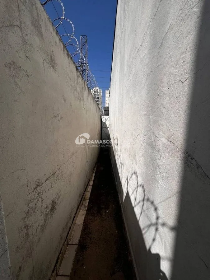 Casa térrea a venda com amplo quintal