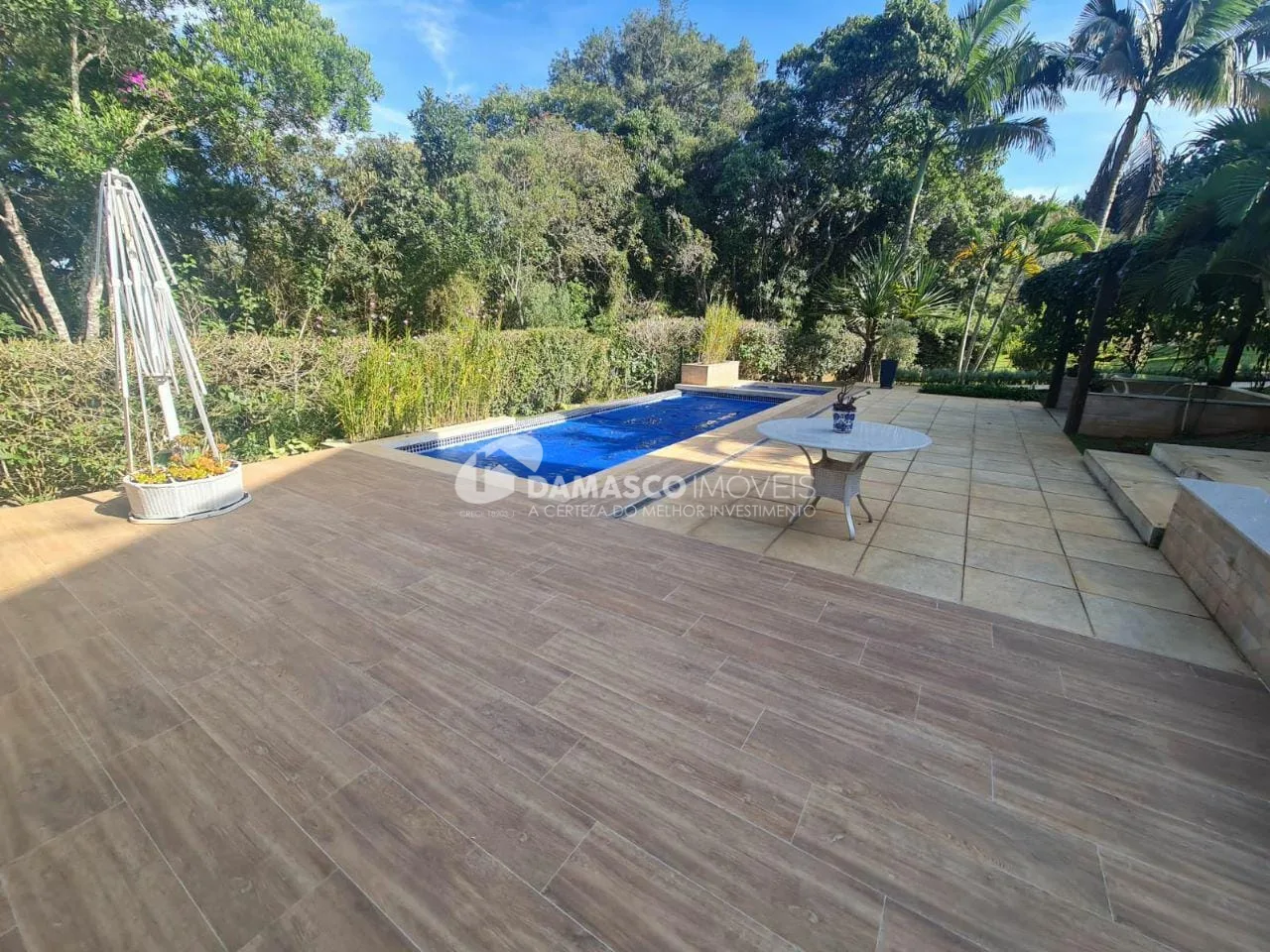 Casa à venda 3 Quartos, 3 Suites, 450M², Avenida Estrutural Leste, Ibiúna - SP