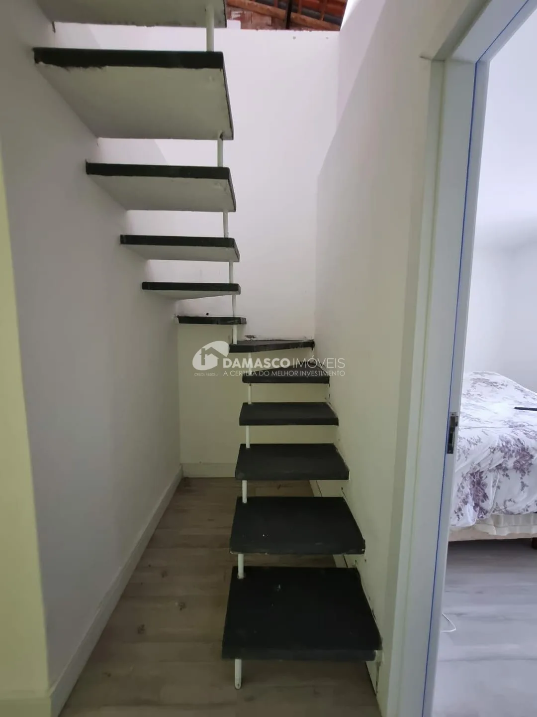 Sobrado à venda 3 Quartos, 3 Suites, 4 Vagas, Campestre, Santo André - SP