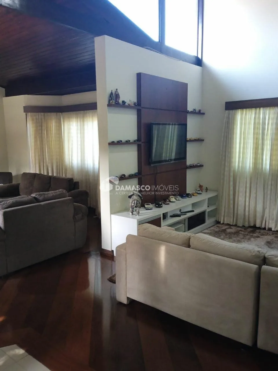 Casa à venda 3 Quartos, 3 Suites, 450M², Avenida Estrutural Leste, Ibiúna - SP