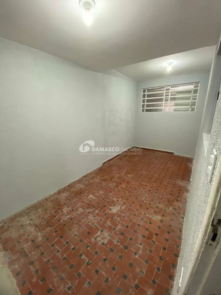 Sobrado à venda e locação, com 400 m² de área total, 3 Quartos, 1 Suíte, 6 Vagas, Parque Bandeirante, Santo André - SP
