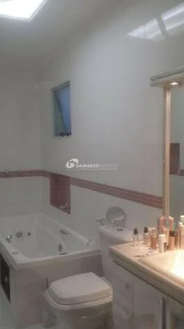 Sobrado à venda 3 Quartos, 1 Suite, 2 Vagas, 285M², Santa Maria, Santo André - SP