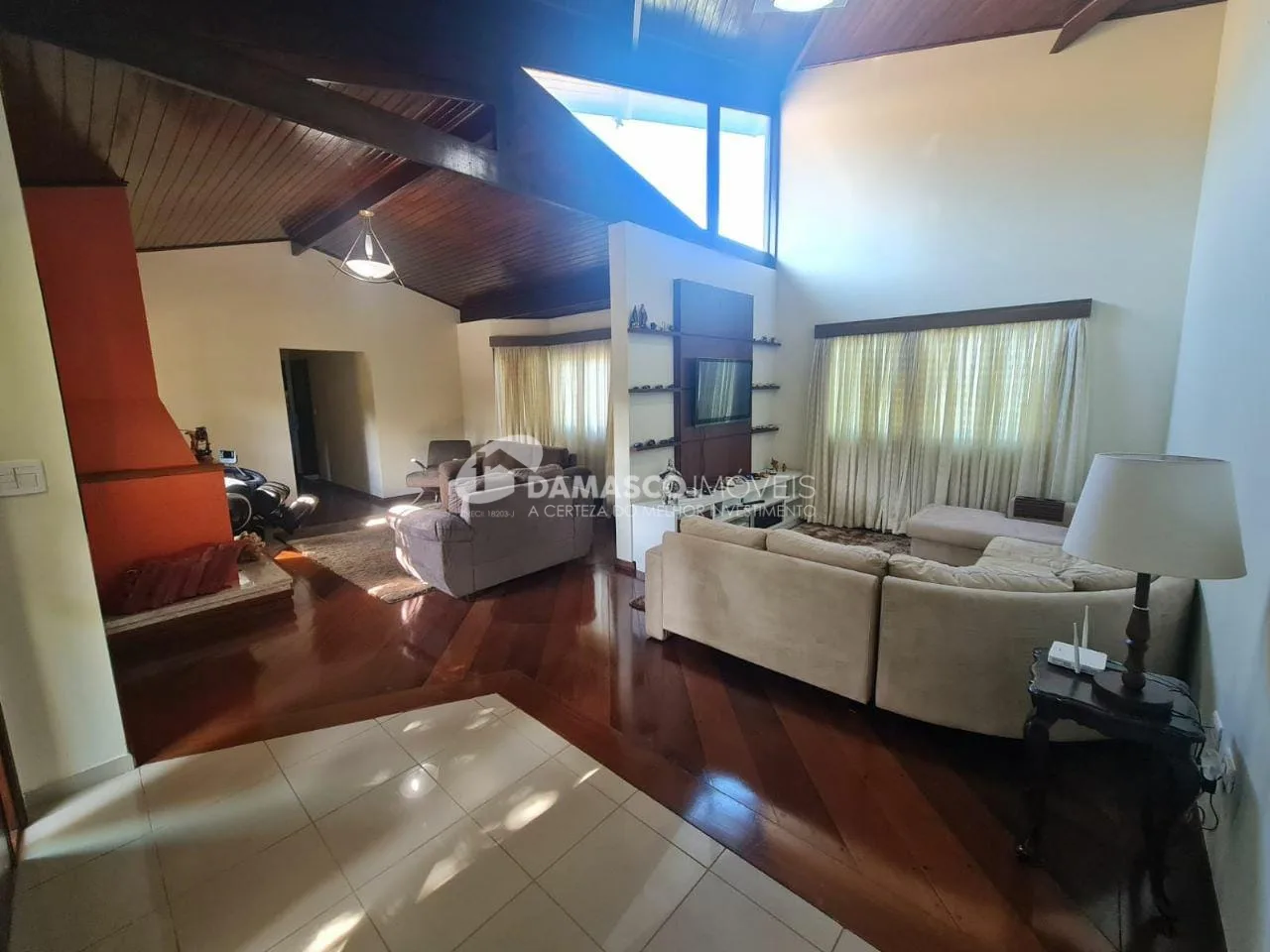 Casa à venda 3 Quartos, 3 Suites, 450M², Avenida Estrutural Leste, Ibiúna - SP