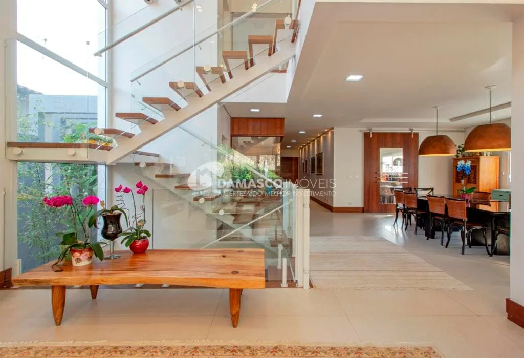 Sobrado à venda 4 Quartos, 4 Suites, 6 Vagas, 550M², Jardim São Caetano, São Caetano do Sul - SP