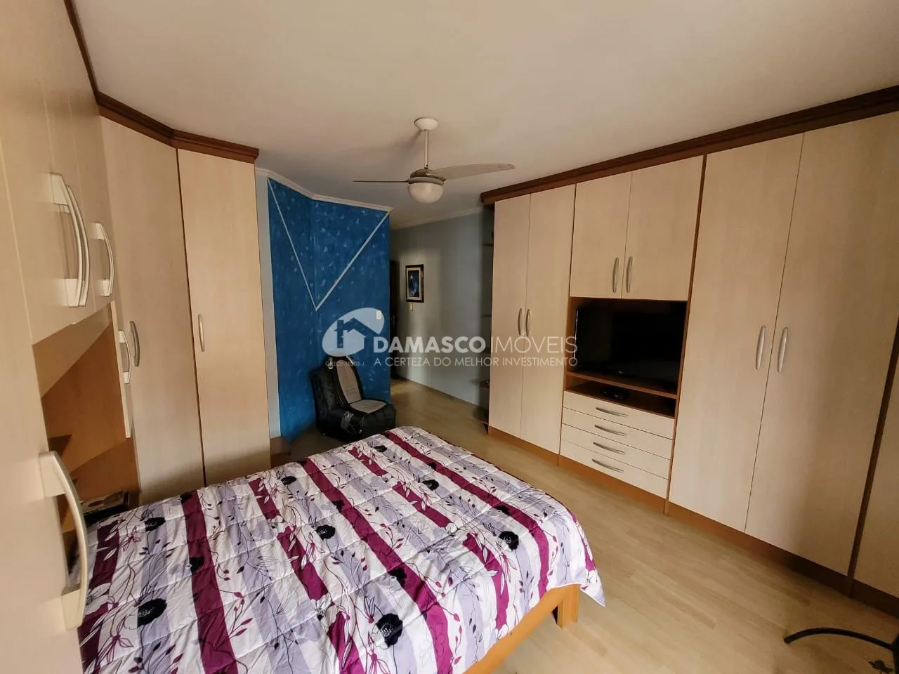 Sobrado à venda 3 Quartos, 1 Suite, 5 Vagas, 297M², Sítio da Figueira, São Paulo - SP