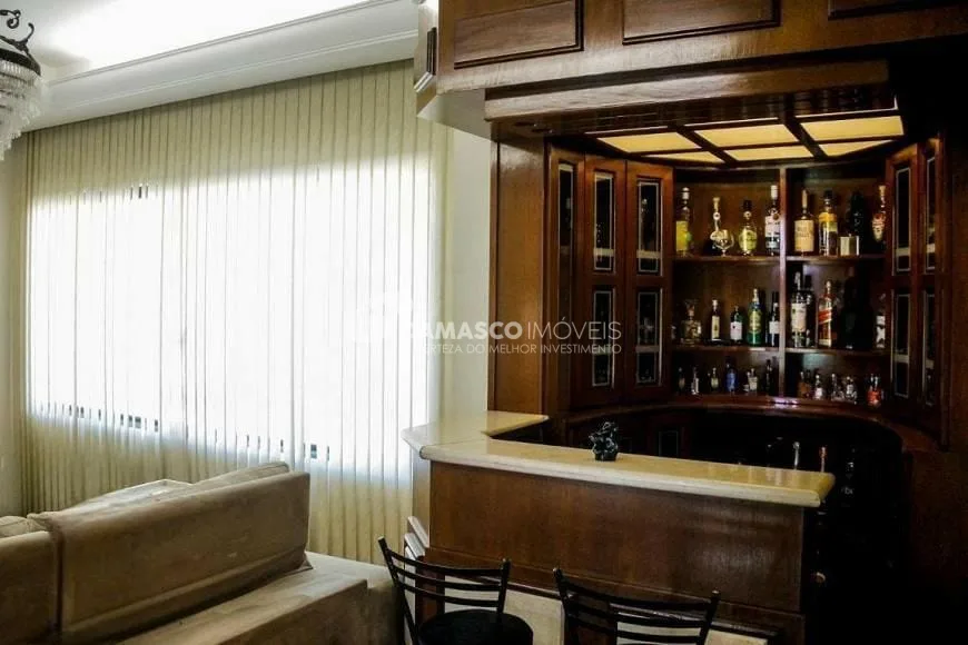 Sobrado à venda 3 Quartos, 1 Suite, 4 Vagas, 292M², Santa Maria, São Caetano do Sul - SP