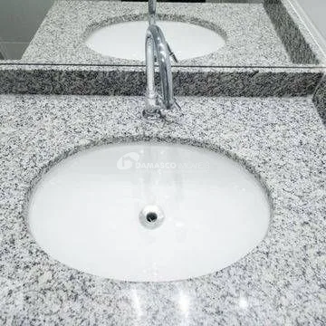 Apartamento com 2 dormitórios sendo 1 suíte e 1 vaga de garagem