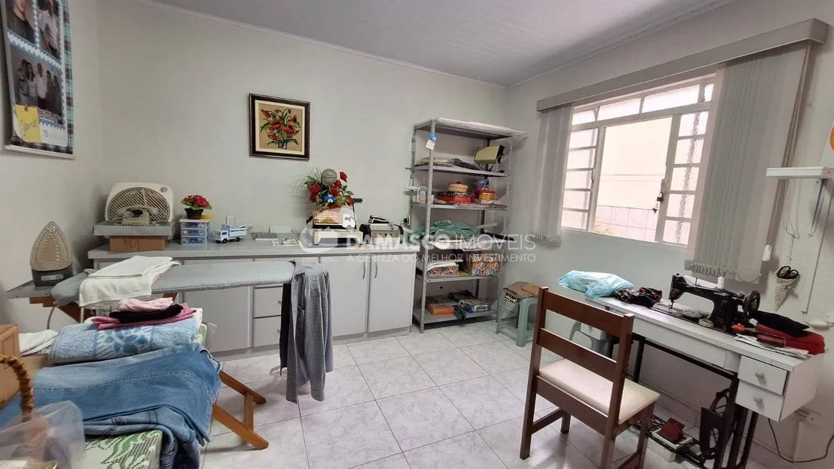 IMÓVEL TÉRREO NO BAIRRO SANTA PAULA COM DUAS CASAS E SALÃO COML
