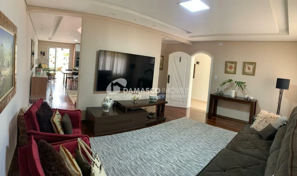 Sobrado à venda 3 Quartos, 1 Suite, 4 Vagas, 220M², Santa Maria, São Caetano do Sul - SP