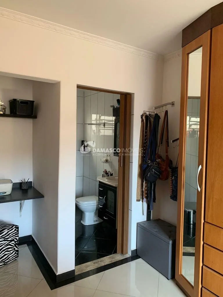 Sobrado à venda 3 Quartos, 1 Suite, 4 Vagas, 383M², Cerâmica, São Caetano do Sul - SP